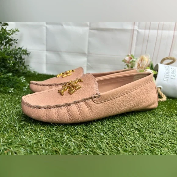 TORY BURCH EVERLY DRIVER LOAFER IN PINK MOON GOLD
BRASS LOGO SIZE 10.5 like new - Picture 8 of 17